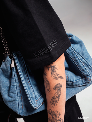 BLACK RELAX DISNEY TEE